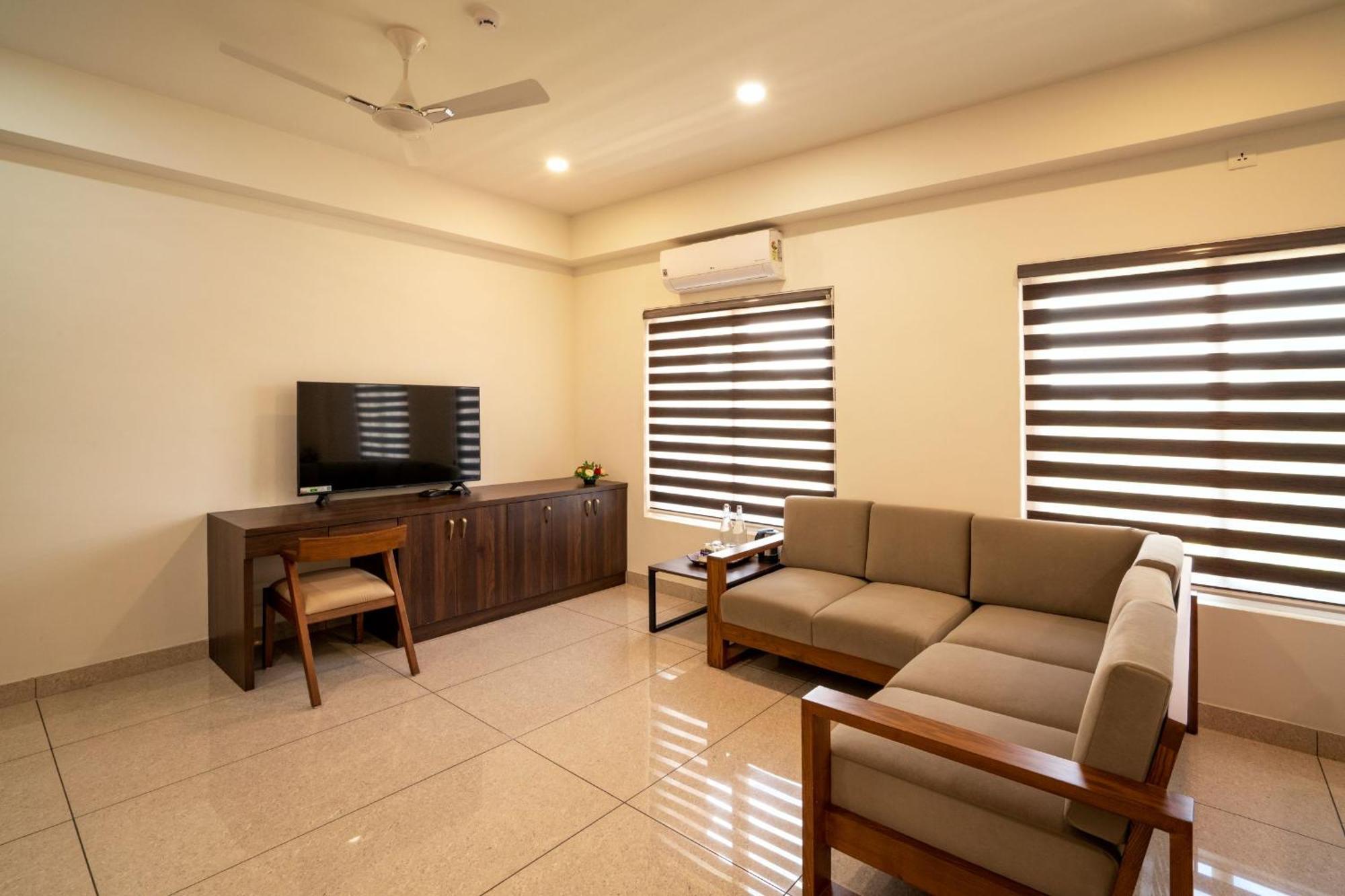 Kumbanad Heritage Hotel Vennikulam Eksteriør billede