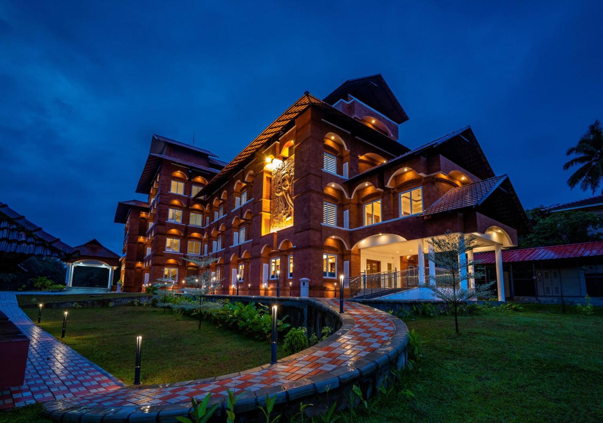 Kumbanad Heritage Hotel Vennikulam Eksteriør billede