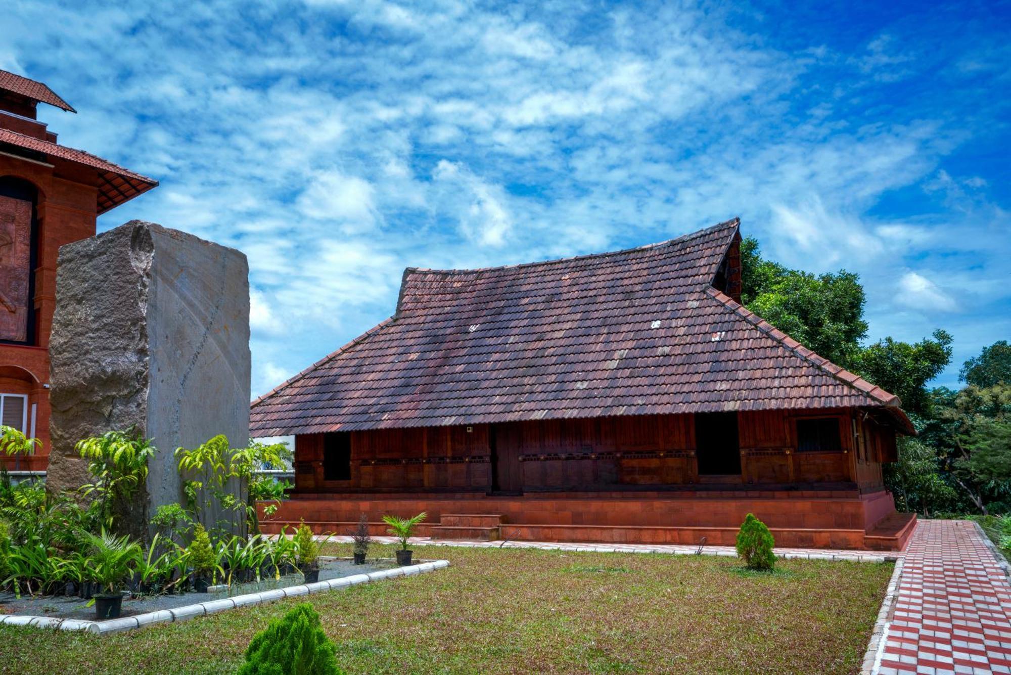 Kumbanad Heritage Hotel Vennikulam Eksteriør billede